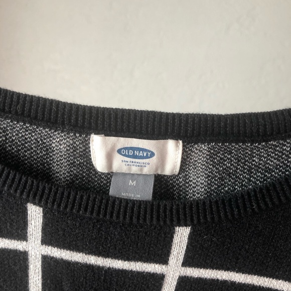 ⭐️Grid Patterned Old Navy Sweater⭐️ - Picture 3 of 3